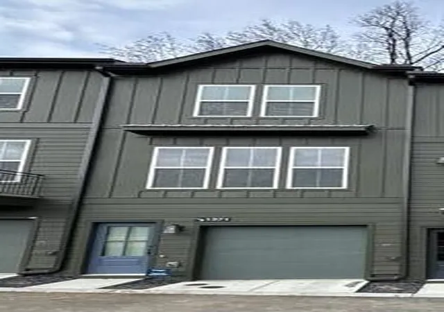 Photo 1 of Townhouse for sale at 140 Pathfinder Pl #45, Chattanooga, TN 37405 | MLS# 1539470 | Listing updated on 2026-09-14