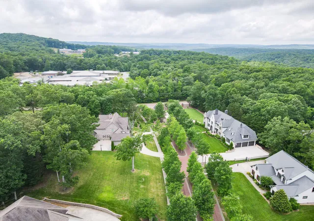 14th image of 2324 Dogwood Grove Cir, Signal Mountain, TN 37377 | MLS# 1539169