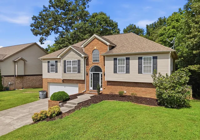 Photo 3 of Single family home for sale at 7603 Pfizer Dr, Ooltewah, TN 37363 | MLS# 1539173 | Listing updated on 2026-09-26