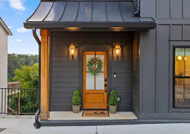 Photo 3 of Single family home for sale at 617 Ladd Ave, Chattanooga, TN 37405 | MLS# 1539820 | Listing updated on 2026-10-06