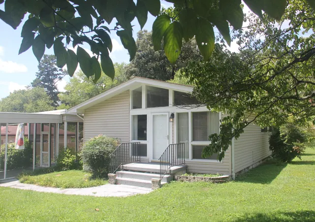 Photo 2 of Sale Pending at 4829 Stagg Rd, Chattanooga, TN 37415 | MLS# 1539258 | Listing updated on 2026-08-20