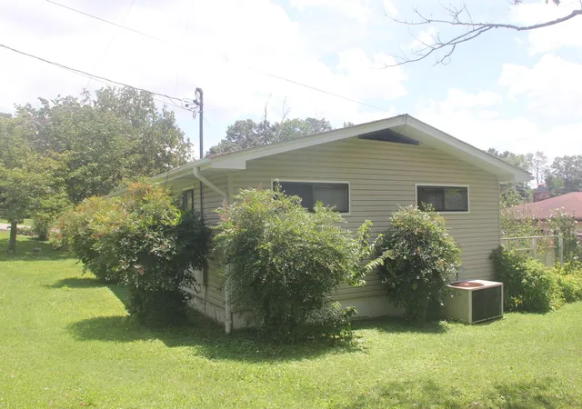 Photo 2 of Sale Pending at 4829 Stagg Rd, Chattanooga, TN 37415 | MLS# 1539258 | Listing updated on 2026-08-20