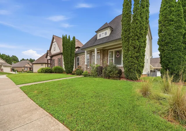 Photo 3 of Single family home for sale at 9712 Rookwood Cir, Ooltewah, TN 37363 | MLS# 1539394 | Listing updated on 2026-09-18