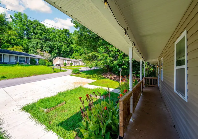 Listing Photo 2 - Condo for sale in building located at 6270 Teletha Ln, Chattanooga, TN 37415 - Unit #