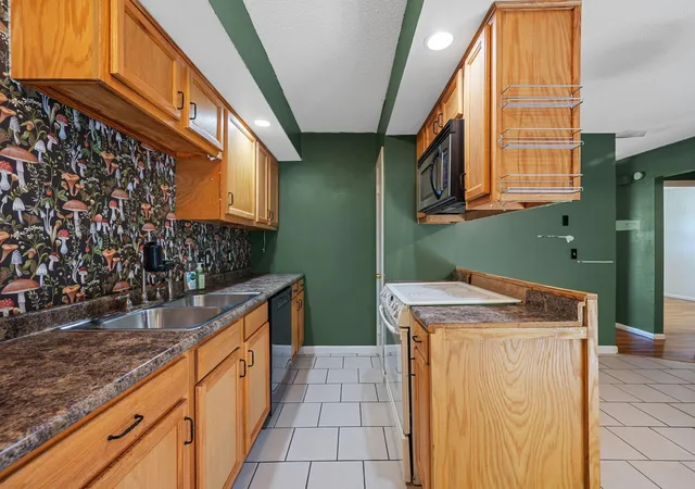 Listing Photo 4 - Condo for sale in building located at 6270 Teletha Ln, Chattanooga, TN 37415