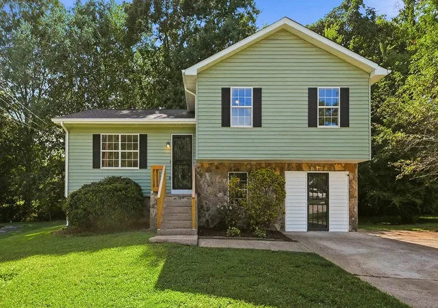 Photo 1 of Sale Pending at 4703 Ranger Ln, Chattanooga, TN 37416 | MLS# 1539225 | Listing updated on 2026-09-04
