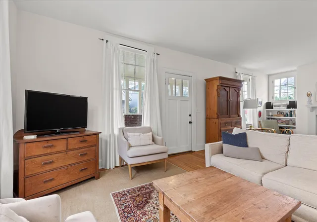 Photo 3 of Single family home for sale at 1612 Kirby Ave, Chattanooga, TN 37404 | MLS# 1539381 | Listing updated on 2026-08-27