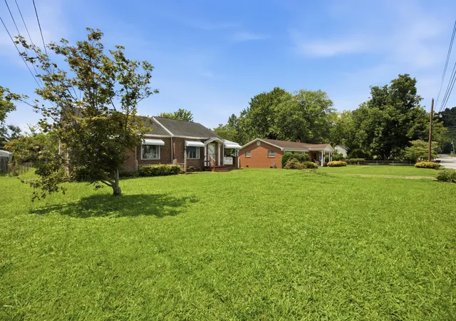 Photo 3 of Sale Pending at 8 Ormand Dr, Chattanooga, TN 37415 | MLS# 1540197 | Listing updated on 2026-09-24
