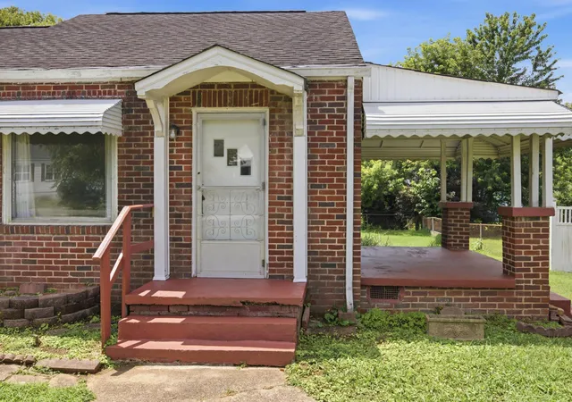 Photo 4 of Sale Pending at 8 Ormand Dr, Chattanooga, TN 37415 | MLS# 1540197 | Listing updated on 2026-09-24