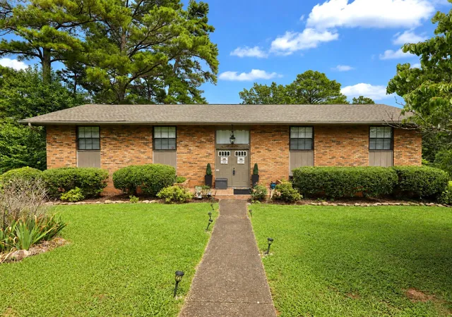 Photo 3 of Single family home for sale at 1008 Panorama Dr, Chattanooga, TN 37421 | MLS# 1539484 | Listing updated on 2026-10-02