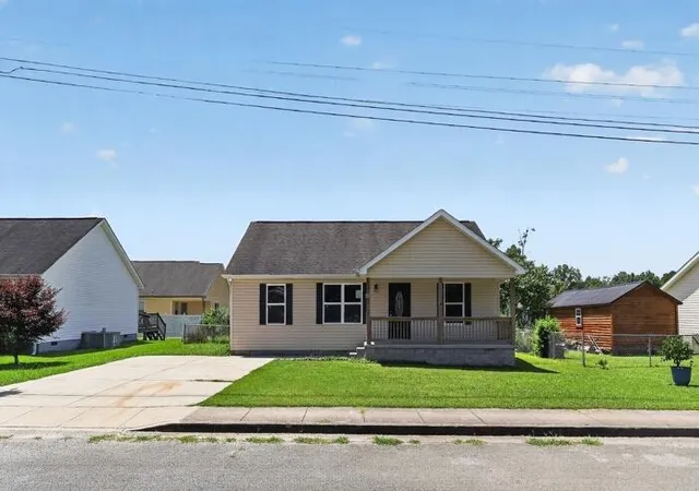 1st image of 419 W 2nd St, Jasper, TN 37347 | MLS# 1539246