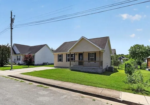 2nd image of 419 W 2nd St, Jasper, TN 37347 | MLS# 1539246