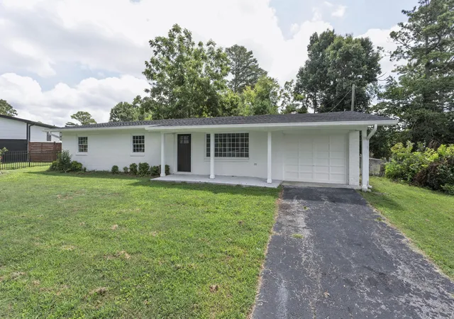 Photo 1 of Single family home for sale at 1606 Redwood Dr, Chattanooga, TN 37421 | MLS# 1539248 | Listing updated on 2026-10-19