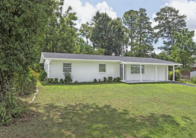 Photo 2 of Single family home for sale at 1606 Redwood Dr, Chattanooga, TN 37421 | MLS# 1539248 | Listing updated on 2026-10-19