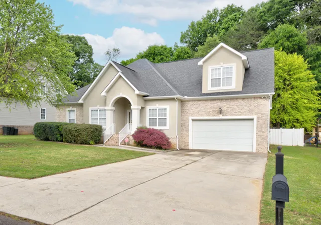 Photo 3 of Sale Pending at 7728 Prince Dr, Ooltewah, TN 37363 | MLS# 1539263 | Listing updated on 2026-09-04