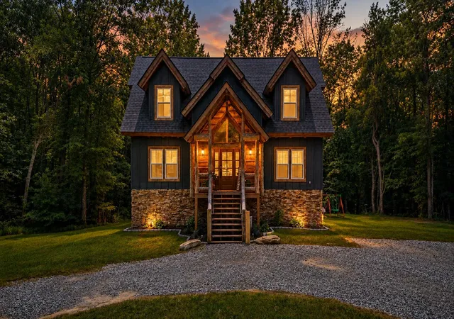 Single family home for sale at 700 Upper Firetower Rd, Sequatchie, TN 37374 | MLS# 1539373