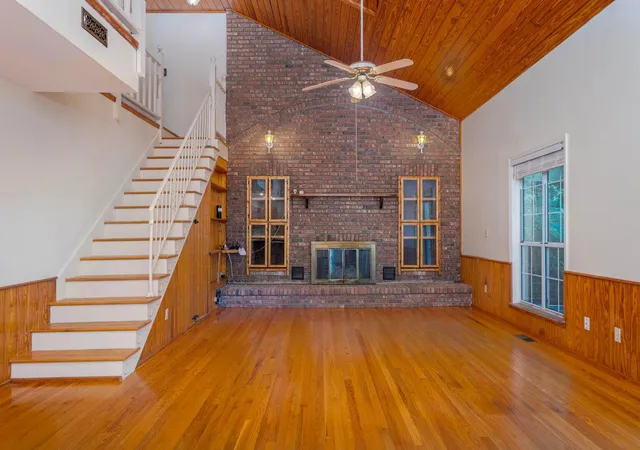 Photo 3 of Single family home for sale at 165 Paglen Ridge Dr, Pikeville, TN 37367 | MLS# 1539289 | Listing updated on 2026-09-23