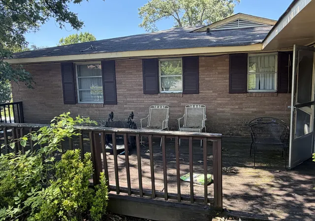 Photo 3 of Sale Pending at 4621 Maywood Ln, Chattanooga, TN 37416 | MLS# 1539340 | Listing updated on 2026-10-07