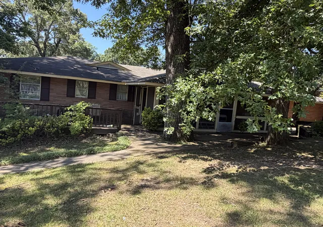 Photo 4 of Sale Pending at 4621 Maywood Ln, Chattanooga, TN 37416 | MLS# 1539340 | Listing updated on 2026-10-07