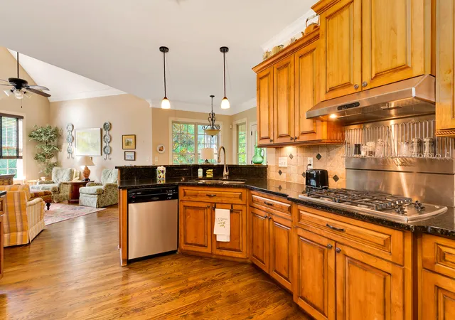 Photo 3 of Single family home for sale at 713 Shearer Cvs Rd, Chattanooga, TN 37405 | MLS# 1539421 | Listing updated on 2026-08-27