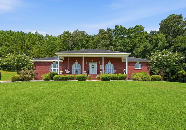 2nd image of 452 Sharp Ford Rd, Somerville, AL 35670 | MLS# 1539372