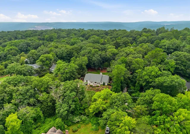 49th image of 414 N Bragg Ave, Lookout Mountain, TN 37350 | MLS# 1539419