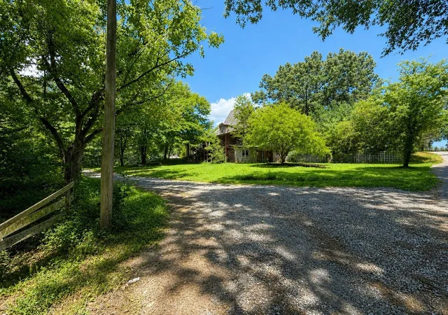 Photo 4 of Single family home for sale at 123 Mary Ln, Dalton, GA 30721 | MLS# 1539328 | Listing updated on 2026-10-07