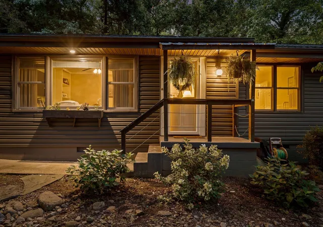 Photo 3 of Sale Pending at 2728 Haywood Ave, Chattanooga, TN 37415 | MLS# 1539408 | Listing updated on 2026-07-28