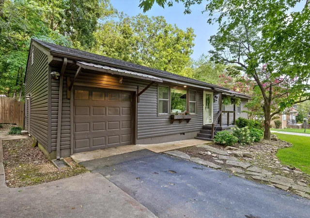 Photo 4 of Sale Pending at 2728 Haywood Ave, Chattanooga, TN 37415 | MLS# 1539408 | Listing updated on 2026-07-28