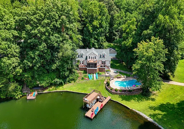 Photo 3 of Sale Pending at 11648 Hixson Pike, Soddy Daisy, TN 37379 | MLS# 1539417 | Listing updated on 2026-09-05