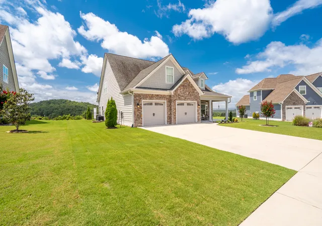 Photo 3 of Sale Pending at 124 Tuscany Village Dr, Ringgold, GA 30736 | MLS# 1539422 | Listing updated on 2026-08-26