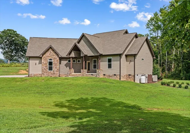 Photo 2 of Sale Pending at 88 Mcbryer Rd, Chatsworth, GA 30705 | MLS# 1539458 | Listing updated on 2026-08-20