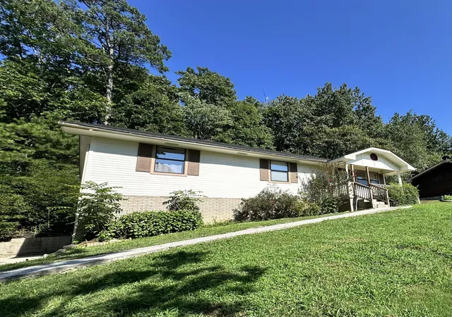 Photo 1 of Single family home for sale at 92 Joe Tike Dr, Ringgold, GA 30736 | MLS# 1539784 | Listing updated on 2026-09-02