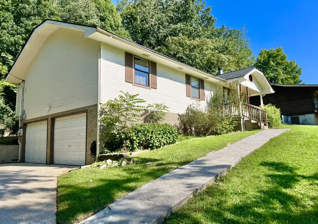 Photo 2 of Single family home for sale at 92 Joe Tike Dr, Ringgold, GA 30736 | MLS# 1539784 | Listing updated on 2026-09-02