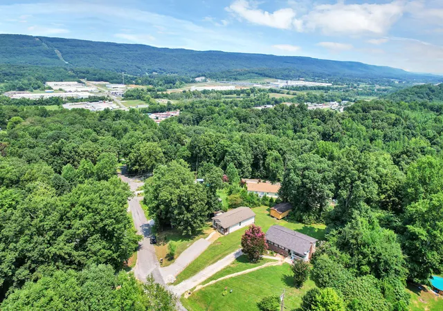 30th image of 405 Indian Hills Dr, Dayton, TN 37321 | MLS# 1539708