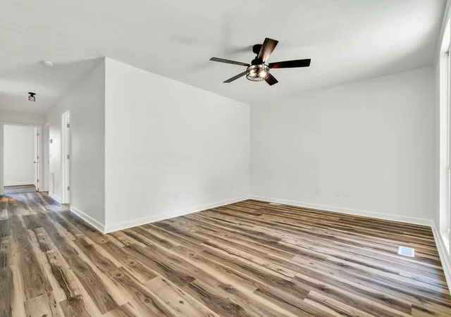 Photo 3 of Single family home for sale at 405 Indian Hills Dr, Dayton, TN 37321 | MLS# 1539708 | Listing updated on 2026-09-02