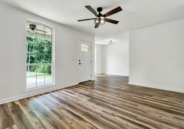 Photo 4 of Single family home for sale at 405 Indian Hills Dr, Dayton, TN 37321 | MLS# 1539708 | Listing updated on 2026-09-02