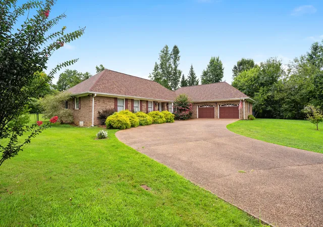 Photo 2 of Single family home for sale at 308 Pheasant Dr, Dalton, GA 30721 | MLS# 1539504 | Listing updated on 2026-09-09