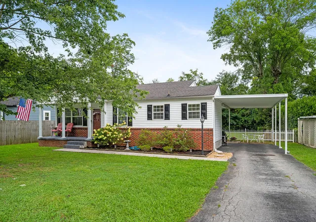 2nd image of 208 Gracie Ave, Fort Oglethorpe, GA 30742 | MLS# 1539557