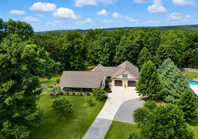 Photo 1 of Single family home for sale at 472 Beaver Dr, Trenton, GA 30752 | MLS# 1539509 | Listing updated on 2026-09-11