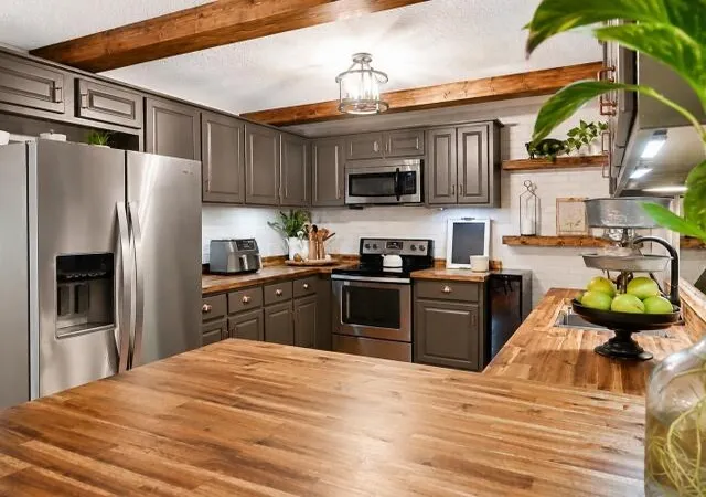 Photo 3 of Single family home for sale at 472 Beaver Dr, Trenton, GA 30752 | MLS# 1539509 | Listing updated on 2026-09-11