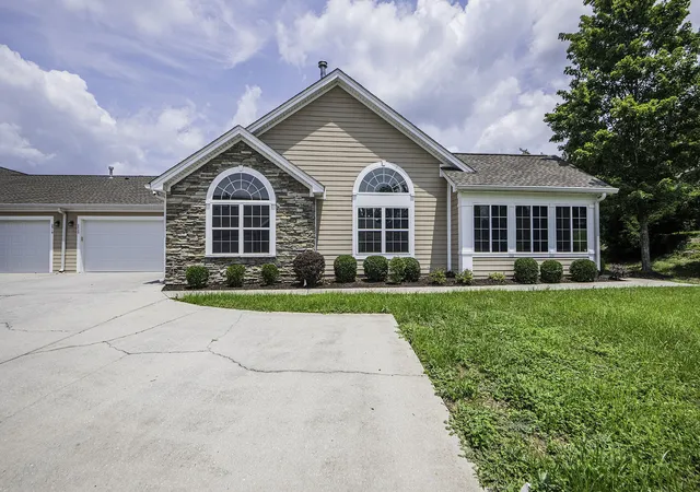 Photo 2 of Sale Pending at 2523 Baskette Way, Chattanooga, TN 37421 | MLS# 1539522 | Listing updated on 2026-09-14