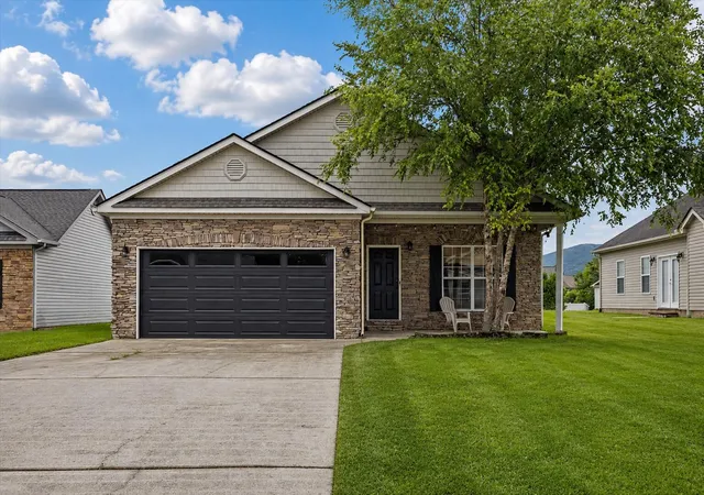 Photo 1 of Single family home for sale at 8279 Bluegill Cir, Ooltewah, TN 37363 | MLS# 1539518 | Listing updated on 2026-09-09