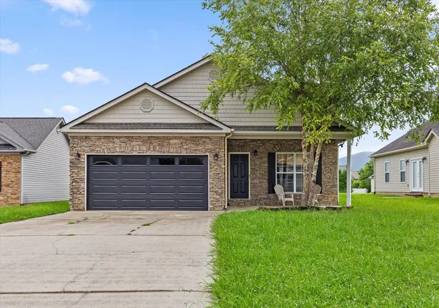 Photo 2 of Single family home for sale at 8279 Bluegill Cir, Ooltewah, TN 37363 | MLS# 1539518 | Listing updated on 2026-09-09