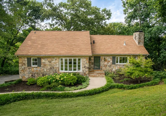 Photo 1 of Sale Pending at 1107 River Hills Dr, Chattanooga, TN 37415 | MLS# 1539799 | Listing updated on 2026-08-30