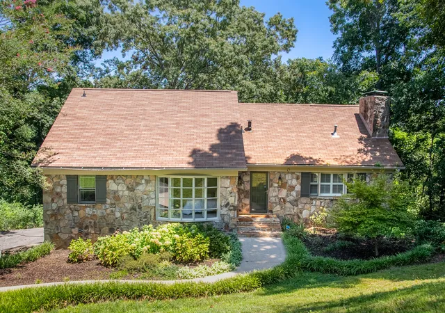 Photo 2 of Sale Pending at 1107 River Hills Dr, Chattanooga, TN 37415 | MLS# 1539799 | Listing updated on 2026-08-30