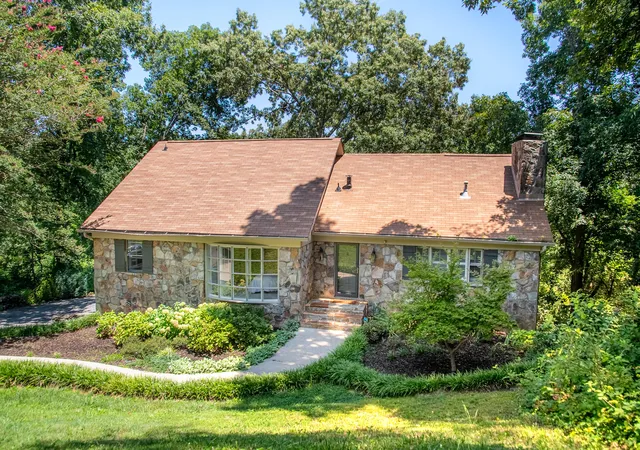 Photo 3 of Sale Pending at 1107 River Hills Dr, Chattanooga, TN 37415 | MLS# 1539799 | Listing updated on 2026-08-30