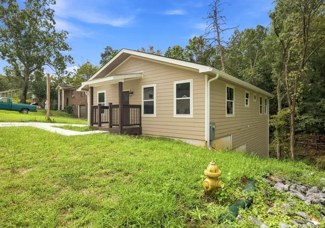 Photo 4 of Single family home for sale at 3010 Northway Ln, Chattanooga, TN 37406 | MLS# 1539563 | Listing updated on 2026-10-06