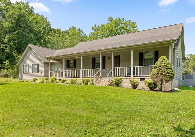 Photo 3 of Sale Pending at 1072 Taylor Broome Rd, Chickamauga, GA 30707 | MLS# 1539738 | Listing updated on 2026-08-21