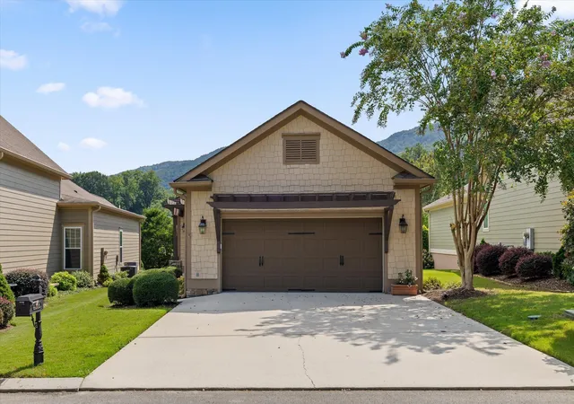 Photo 2 of Single family home for sale at 4338 Nestledown Ct, Chattanooga, TN 37419 | MLS# 1540759 | Listing updated on 2026-09-14